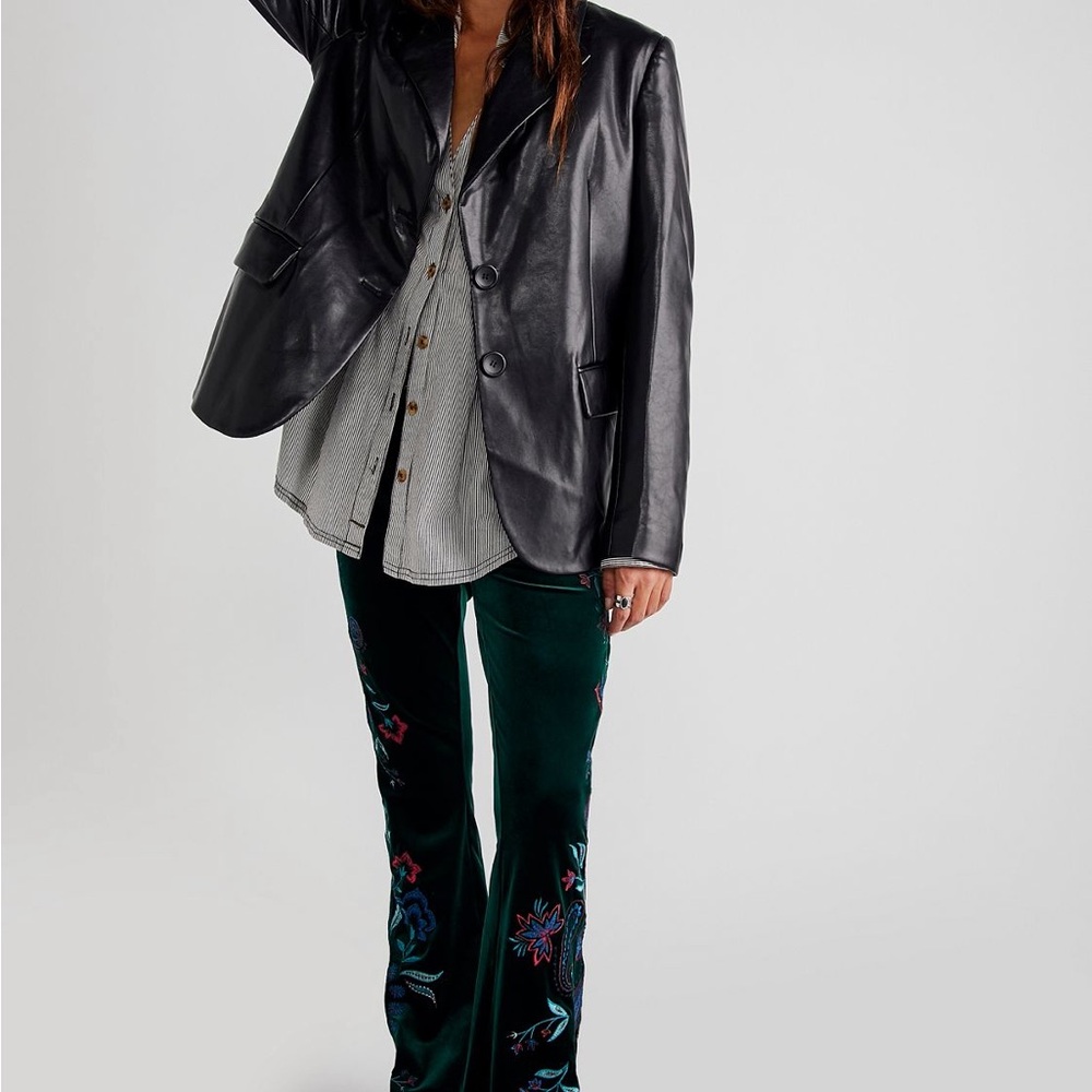 Driftwood Farrah Velvet Pull on Flare Pants NWOT